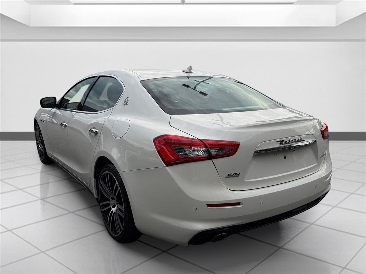 Used 2019 Maserati Ghibli S Q4 AWD/4WD image 10