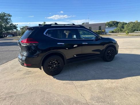 Used 2017 Nissan Rogue SV w/ Midnight Edition Package AWD/4WD image 5