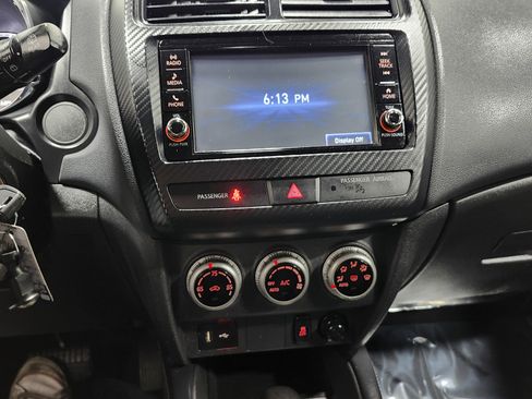 Used 2021 Mitsubishi Outlander Sport ES image 27