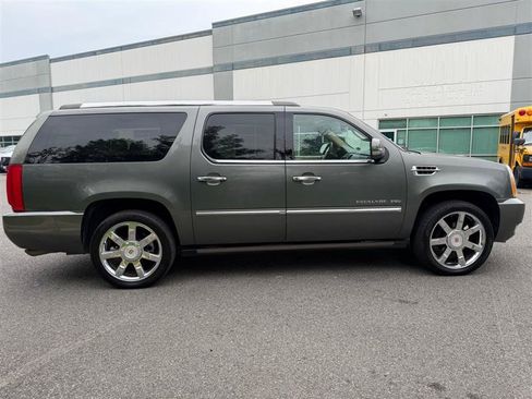 Used 2011 Cadillac Escalade ESV Premium AWD/4WD image 13