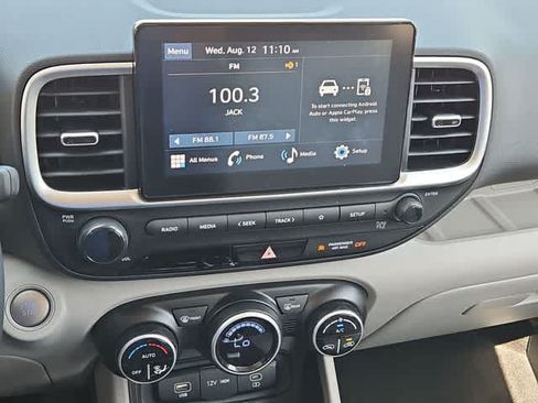 Used 2024 Hyundai Venue SEL FWD image 22