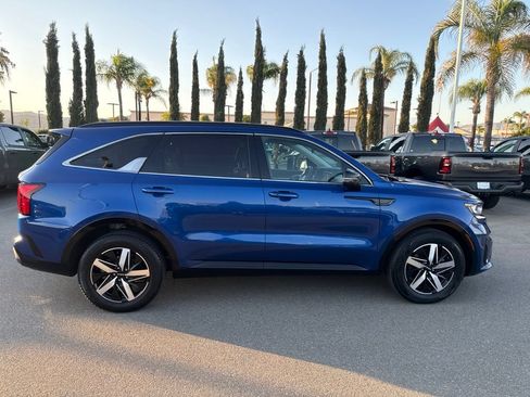 Used 2023 Kia Sorento S w/ Panoramic Sunroof Package FWD image 9
