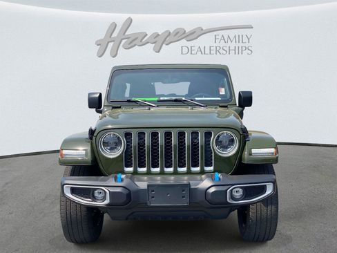 Used 2023 Jeep Wrangler Unlimited Sahara w/ Cold Weather Group AWD/4WD image 10