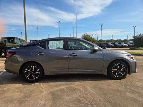 Used 2024 Nissan Sentra SV FWD image 6
