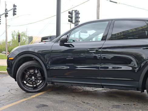 Used 2020 Porsche Cayenne AWD/4WD image 11