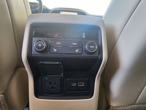 Used 2021 GMC Acadia Denali w/ Denali Technology Package FWD image 21