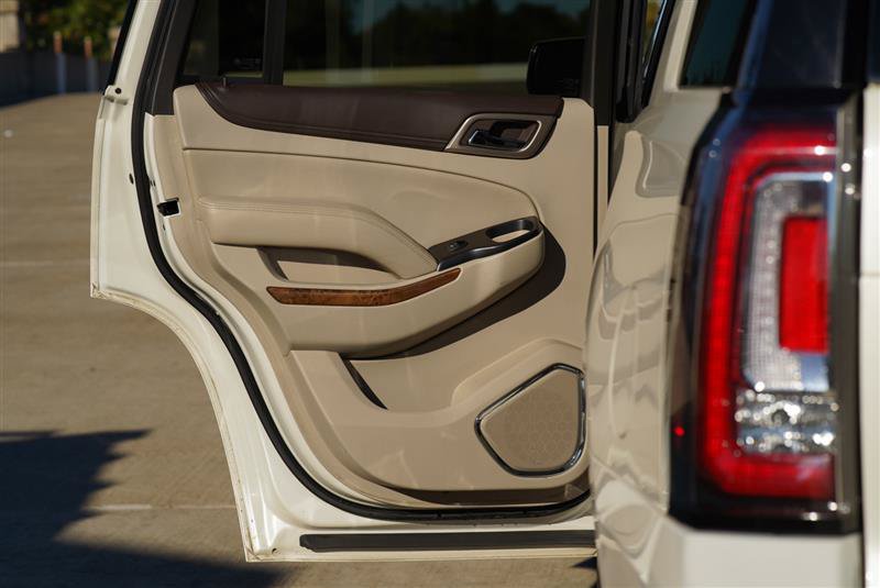 Used 2015 GMC Yukon Denali w/ Premium Package AWD/4WD image 79