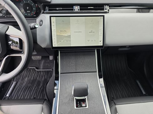 Used 2026 Land Rover Range Rover Velar S AWD/4WD image 17