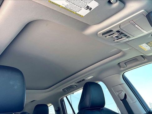 Used 2021 Toyota Highlander Platinum AWD/4WD image 28