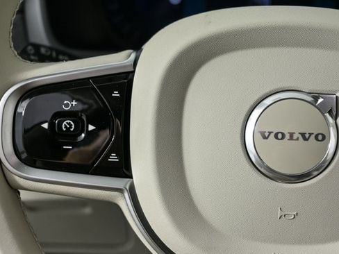 Used 2026 Volvo XC90 B6 Ultra w/ Protection Package AWD/4WD image 12