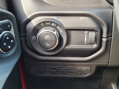 Used 2024 Jeep Gladiator Mojave w/ Convenience Group image 39