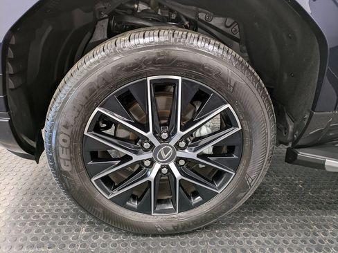 Used 2024 Lexus GX 550 image 7