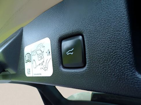 Used 2020 Ford Escape SEL AWD/4WD image 11