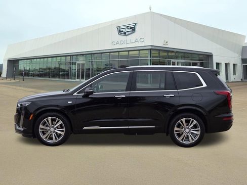 Used 2023 Cadillac XT6 Premium Luxury w/ Technology Package image 3