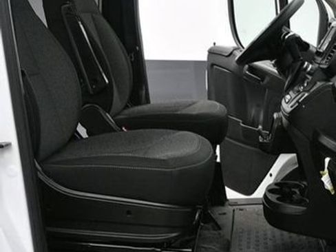 Used 2025 RAM ProMaster 2500 w/ Convenience Group image 10