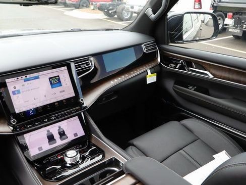 New 2024 Jeep Grand Wagoneer L Base w/ Convenience Group III image 36