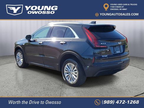 Certified 2024 Cadillac XT4 Luxury w/ Cold Weather Package AWD/4WD image 4