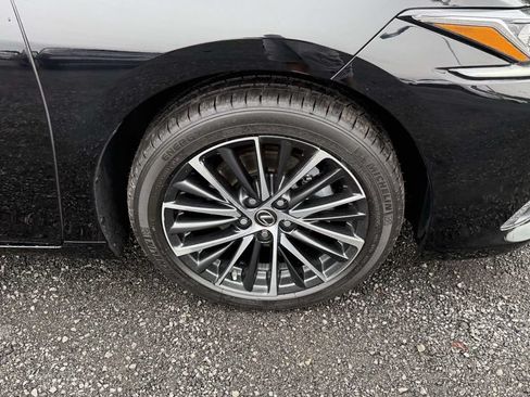 Used 2024 Lexus ES 250 w/ Premium Package AWD/4WD image 7