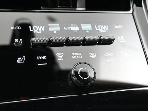 Certified 2026 Porsche Panamera image 14