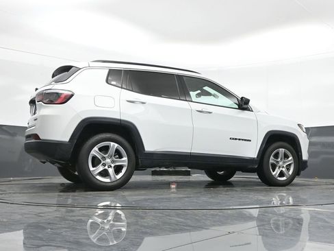 Used 2023 Jeep Compass Latitude image 42