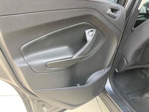 Used 2019 Ford Escape SE FWD image 25