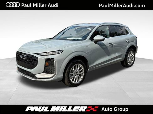 New 2026 Audi Q3 quattro 2.0T AWD/4WD image 1