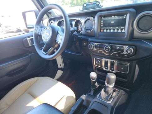 Used 2023 Jeep Wrangler Sport S image 13