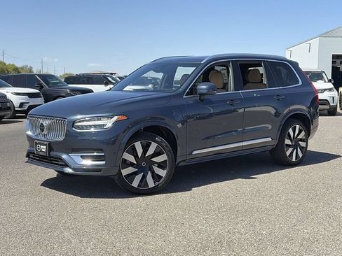 Used 2023 Volvo XC90 T8 Ultimate w/ Lounge Package AWD/4WD image 2