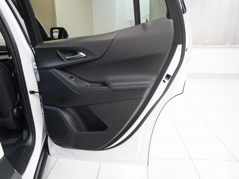 New 2026 Chevrolet Equinox LT w/ Convenience Package II image 27