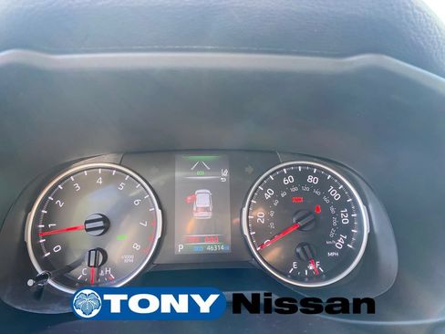 Used 2022 Toyota RAV4 LE FWD image 33