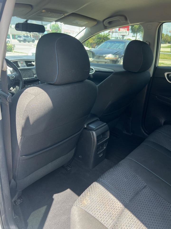 Used 2018 Nissan Sentra SR w/ SR Midnight Edition Package FWD image 5