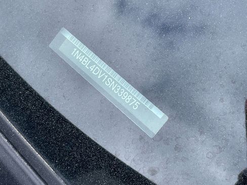 Used 2025 Nissan Altima 2.5 SV image 30