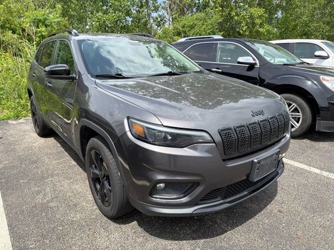 Used 2022 Jeep Cherokee Latitude Lux w/ Sun & Sound Group AWD/4WD image 3