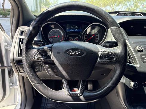Used 2018 Ford Focus ST FWD image 22