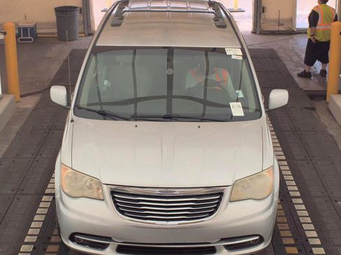 Used 2011 Chrysler Town & Country Touring FWD image 2