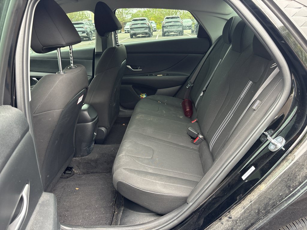 Used 2025 Hyundai Elantra Hybrid FWD image 19