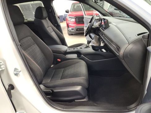 Certified 2025 Honda HR-V Sport image 28
