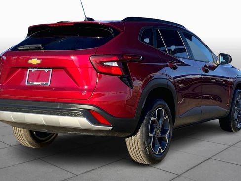 Used 2025 Chevrolet Trax LT image 13