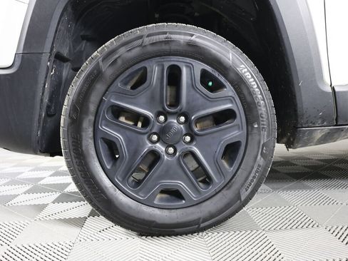 Used 2018 Jeep Renegade Sport w/ Power & Air Group image 9