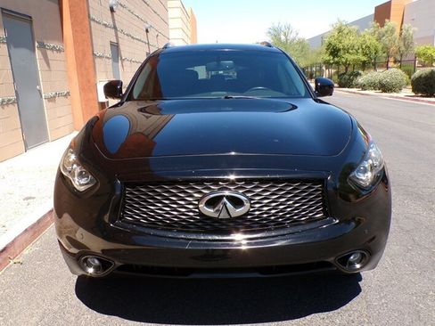 Used 2017 INFINITI QX70 AWD w/ Premium Package image 2