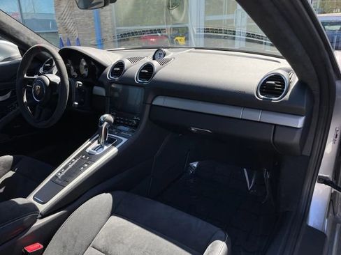 Used 2021 Porsche 718 Cayman GT4 RWD image 40