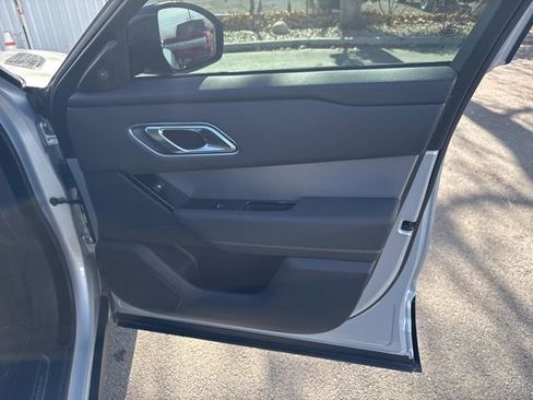 Used 2023 Land Rover Range Rover Velar R-Dynamic S image 31