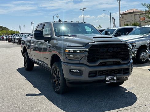 New 2026 RAM 2500 Laramie AWD/4WD image 9