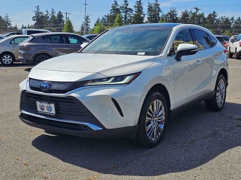 Used 2021 Toyota Venza Limited w/ Advanced Technology Package AWD/4WD image 3