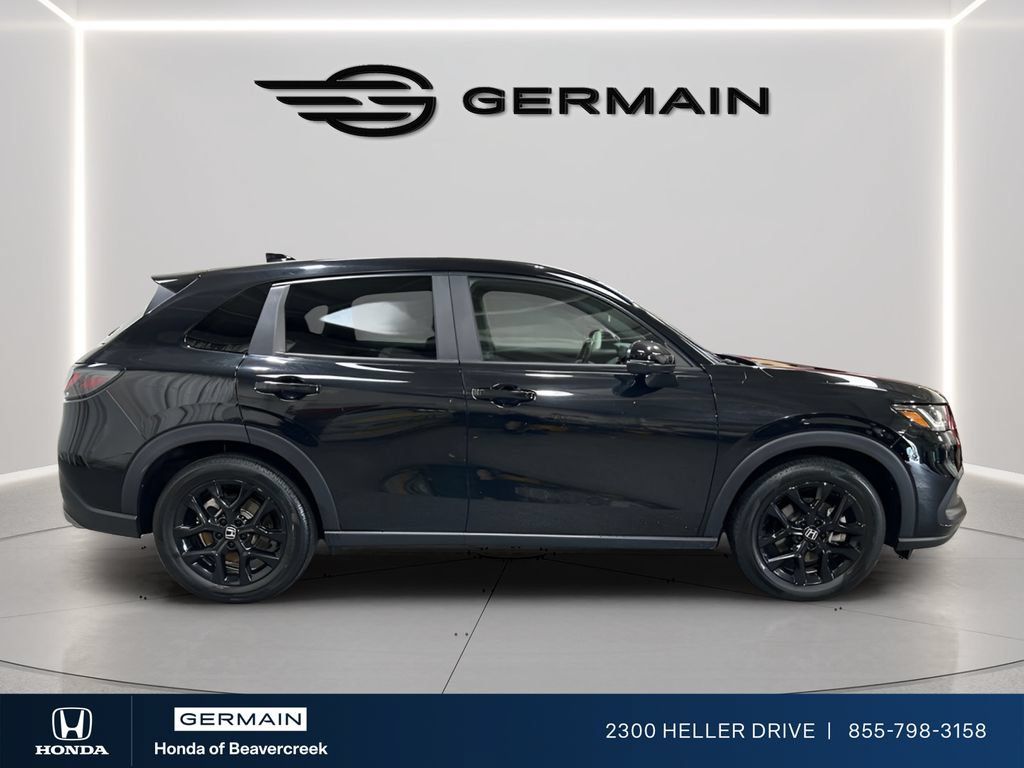 Used 2025 Honda HR-V Sport image 9