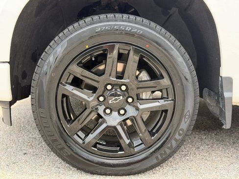 Used 2023 Chevrolet Silverado 1500 RST w/ True North Edition Plus AWD/4WD image 9