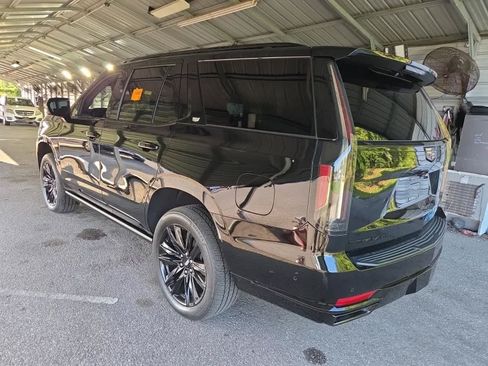 Used 2021 Cadillac Escalade Sport Platinum AWD/4WD image 9