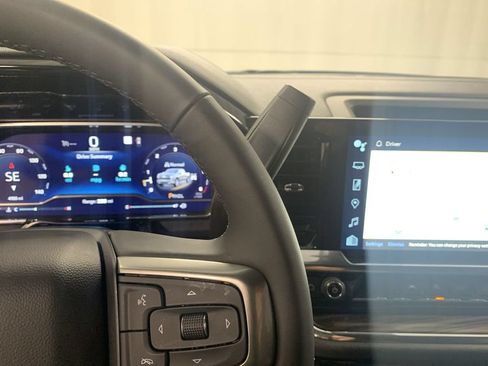 Used 2023 Chevrolet Silverado 1500 LT AWD/4WD image 18