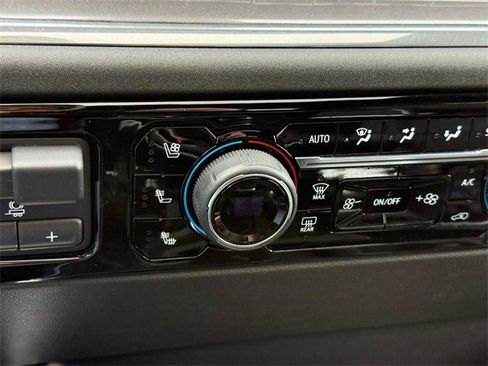 Used 2024 Chevrolet Silverado 1500 High Country w/ Technology Package image 24