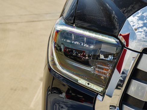 Certified 2021 Toyota Tundra Limited w/ Limited Premium Package AWD/4WD image 9